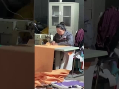 Ein riesiges aufblasbares Schloss für Kinder