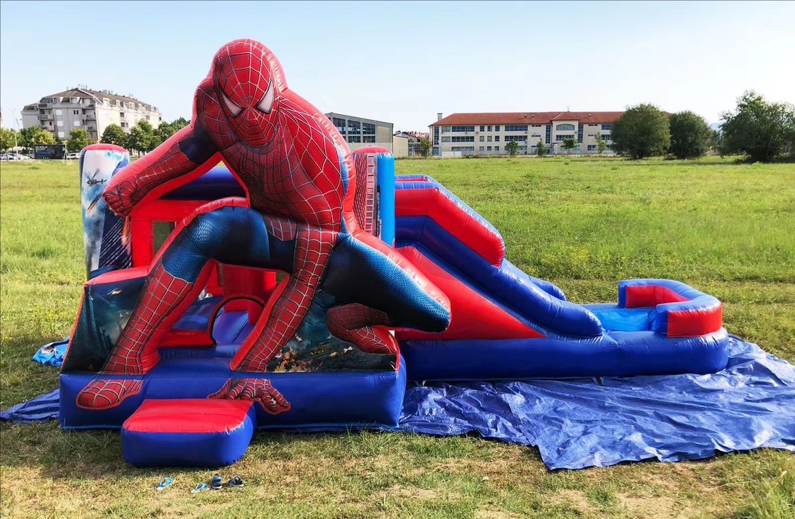 Spiderman-Themen Aufblasung Schloss mit Trockenrutsche und 950w Blaser für Kinder Party 5 * 5 * 3,6m Größe 1-6 Personen Kapazität