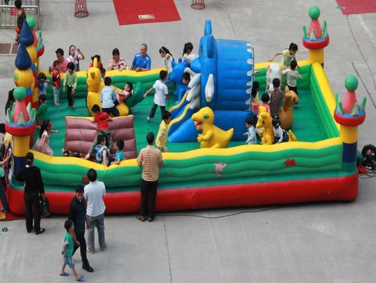Spielplatz aufblasbarer Trampolinpark für Kinder Großes aufblasbares Sprunghaus Innenraum
